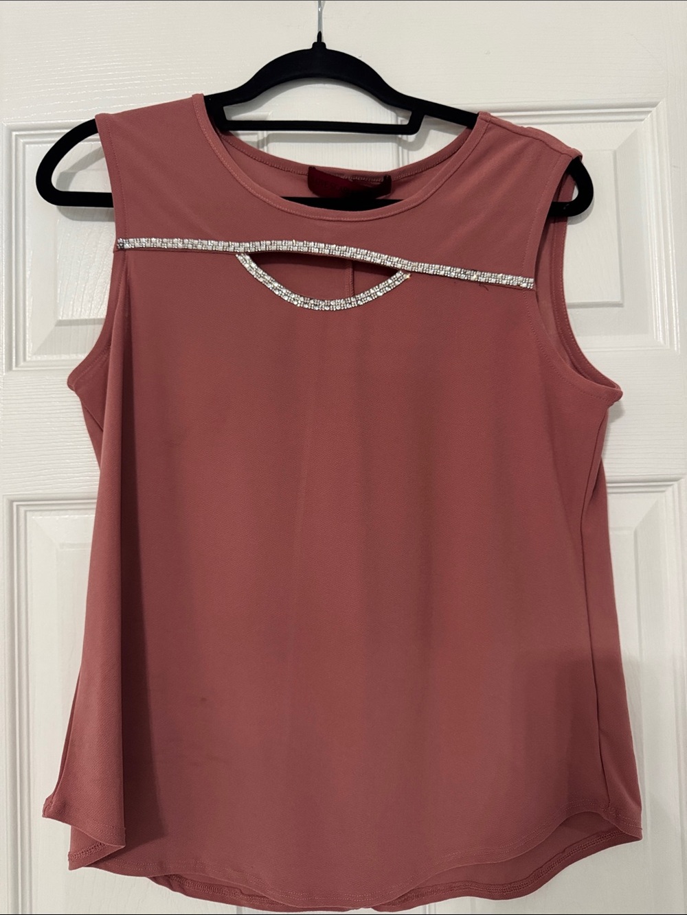 Sleeveless Rose Dust Keyhole Tank with Rhinestone Trim